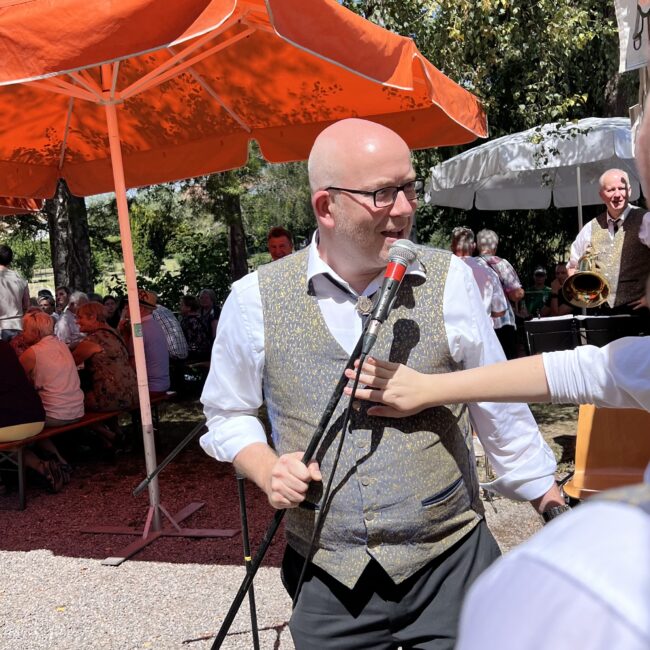 0C2D0C6F C0DD 44AB 94DF 1981707B4BF4