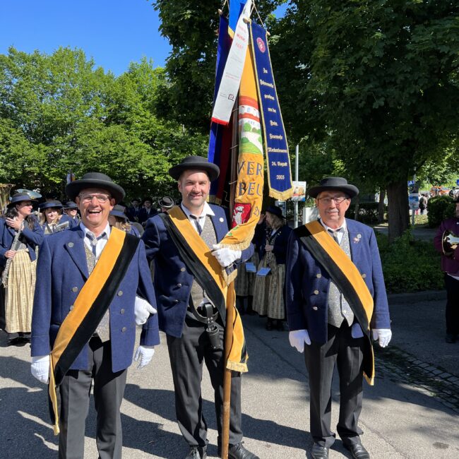 717770C1 6ED9 4D6F B8B8 BC0408C71403