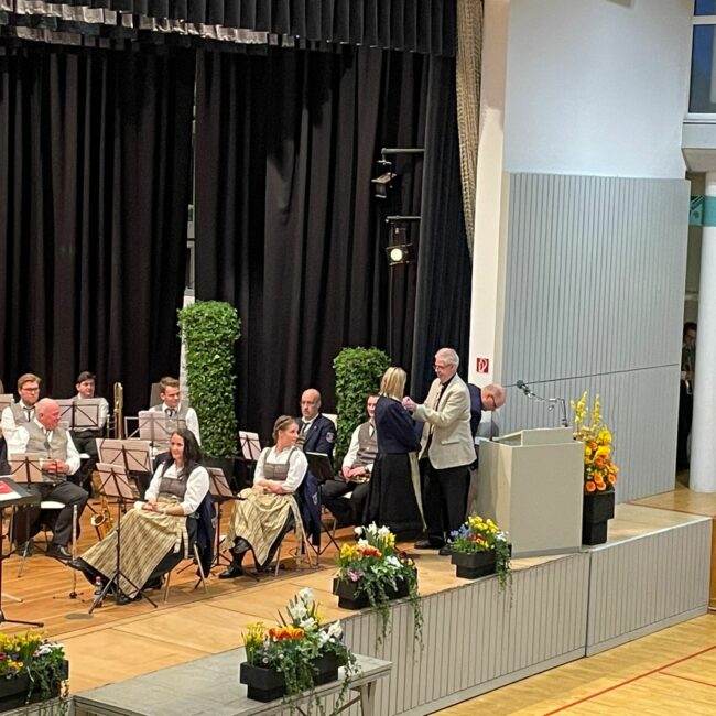 851503C8 5462 426E 8A5F 4580411D8944