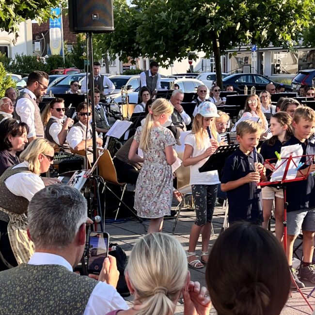 D8958B25 C373 4701 9CBE 44BD7472E3B1