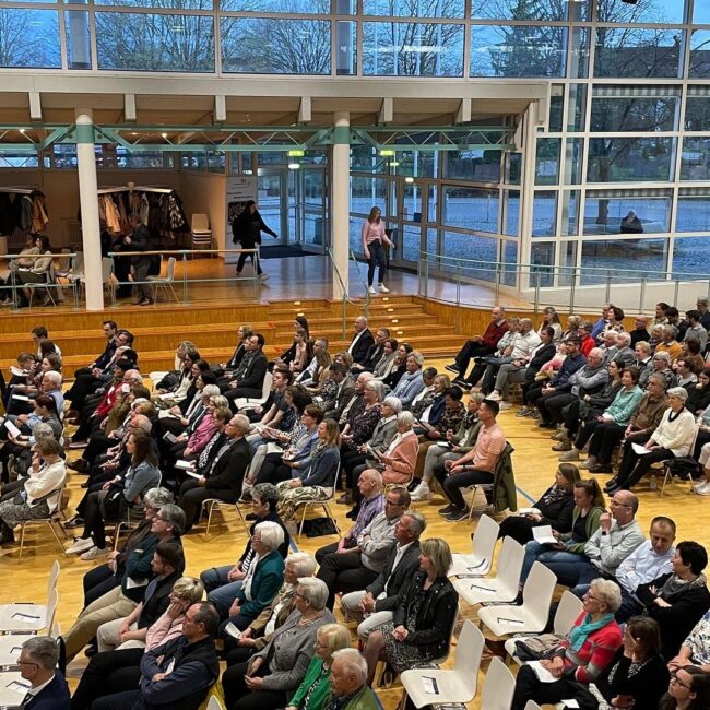 E77B77A9 D957 4901 82E9 F00C0ECB5C53