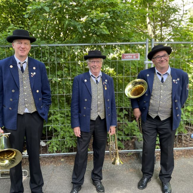 F8CA5A2F 852D 4111 8241 AF768915C2C7