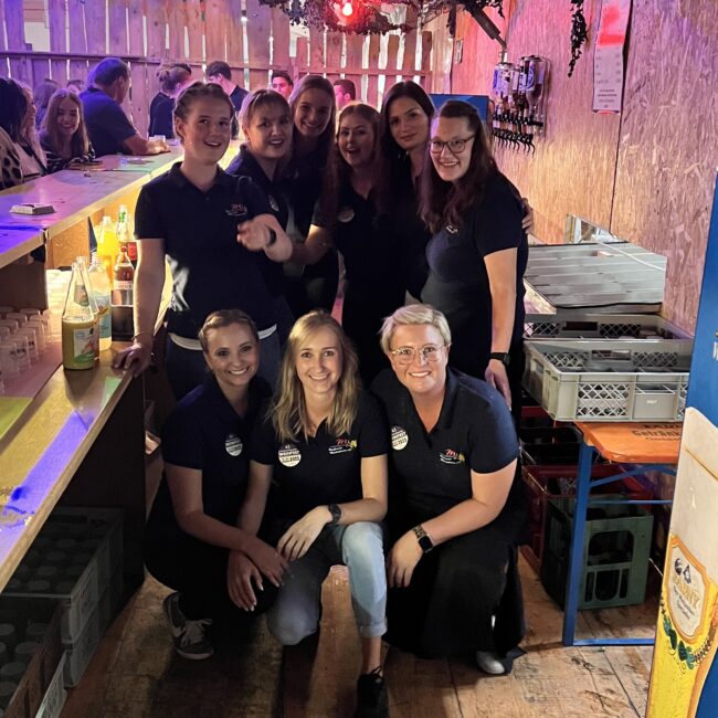 1AAEB3DE 8669 4A31 8BD6 5C4A37233E26