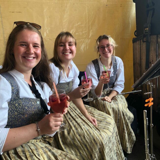 22 08 28 13 18 37 9289