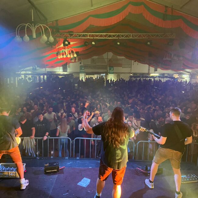 32AE7DC2 9479 411D A774 0C5C35280350