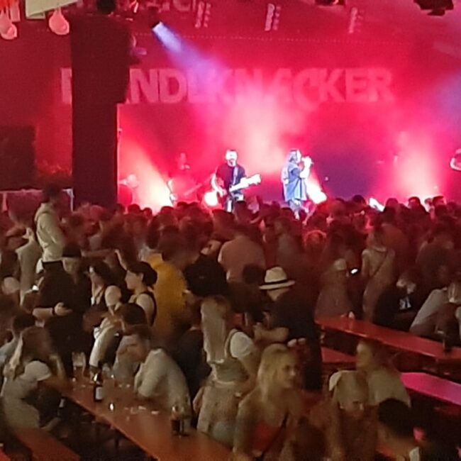 77C5293B 1C82 41B9 964A 7710BF25752C