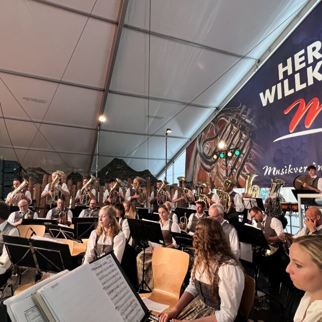 827BA4DB 73BF 48E9 9D58 530804DCF2D5