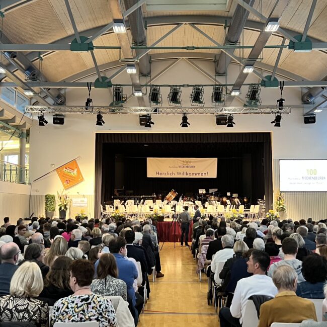 23 04 01 19 29 44 4588