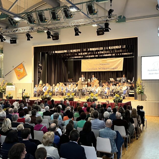 23 04 01 19 34 57 4598