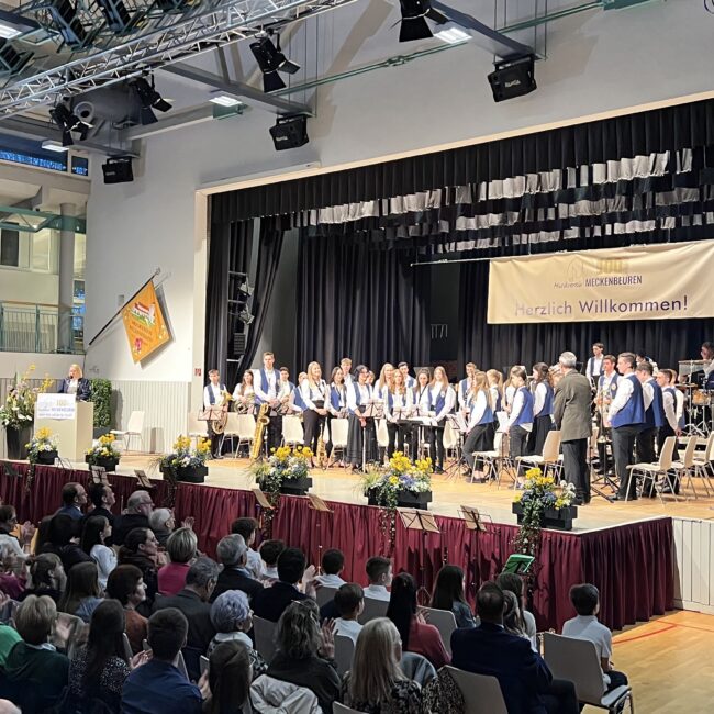 23 04 01 19 57 39 4608