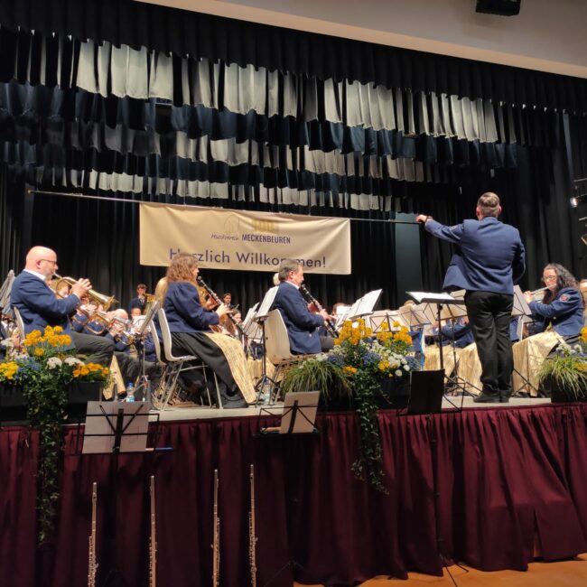 23 04 01 23 33 26 4618