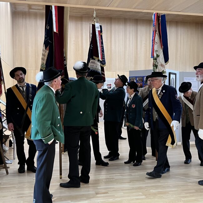 23 04 02 10 04 44 4671