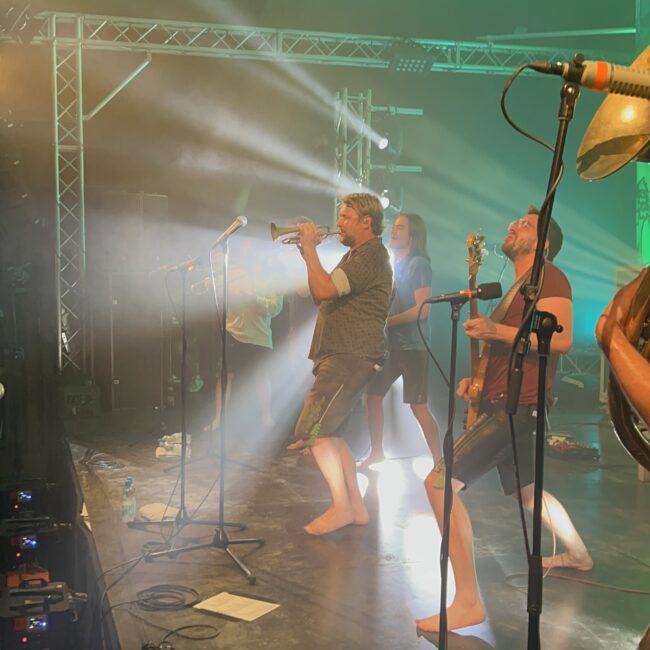 23 08 18 21 13 22 9600