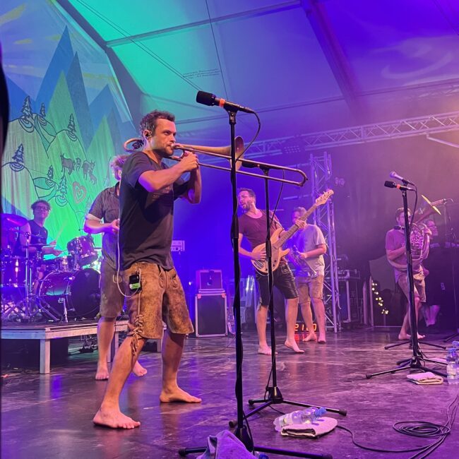 23 08 18 21 18 57 9658