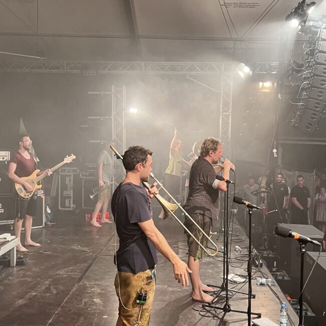 23 08 18 22 45 30 9732