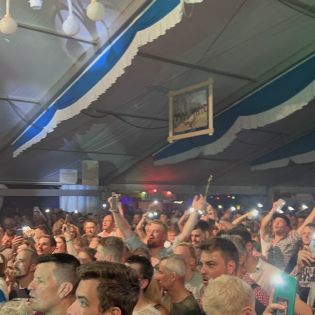 23 08 18 22 54 07 9782