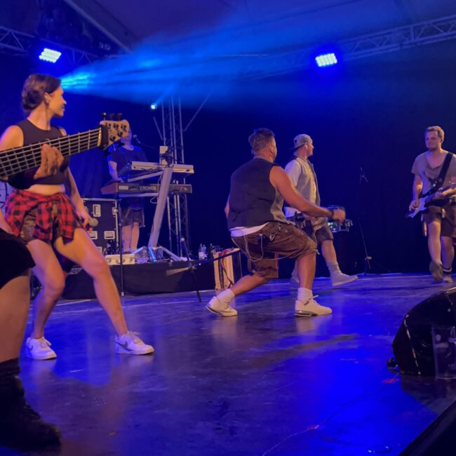 23 08 19 23 21 04 9973