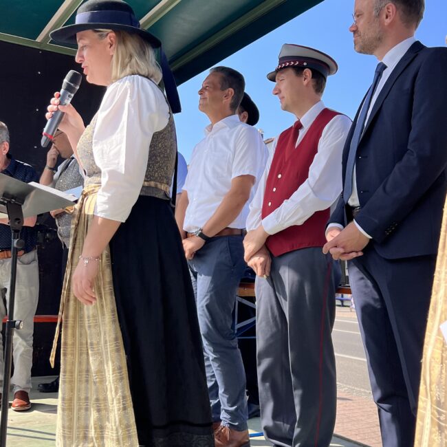 23 08 20 10 46 18 0106