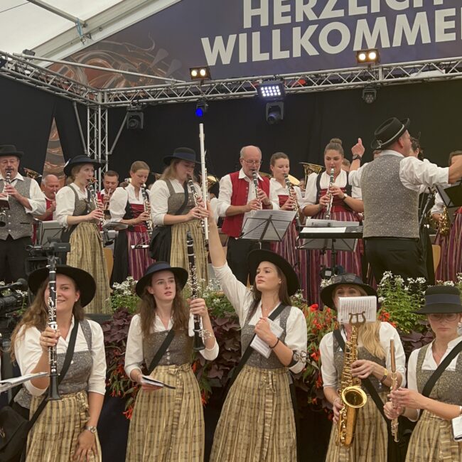 23 08 20 13 00 37 0370