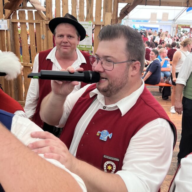 23 08 20 14 27 32 0657