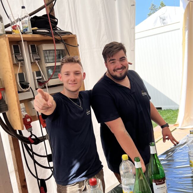 23 08 20 15 54 19 0724