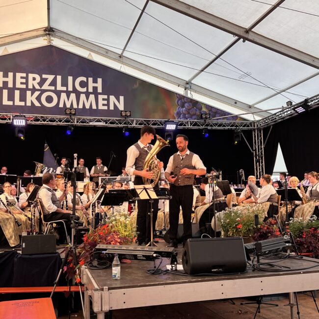 23 08 21 19 30 38 0933