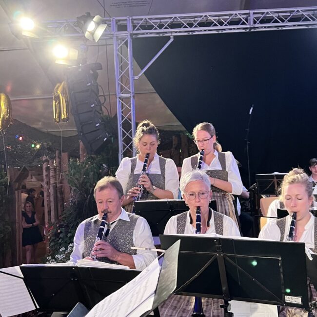 23 08 21 21 00 46 1023