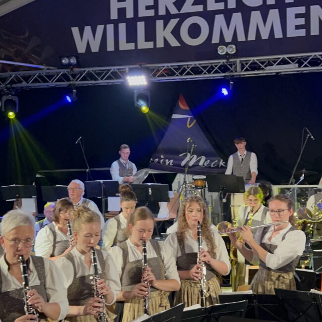 23 08 21 21 10 21 1048