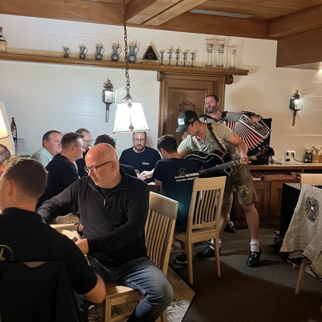 24 09 20 20 37 43 3734