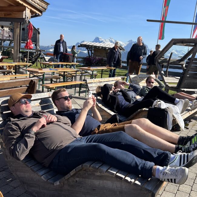 24 09 21 11 09 55 3883