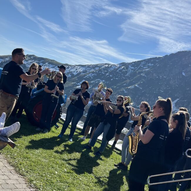 24 09 21 11 16 44 3904