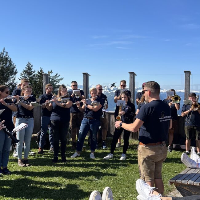 24 09 21 11 17 34 3915