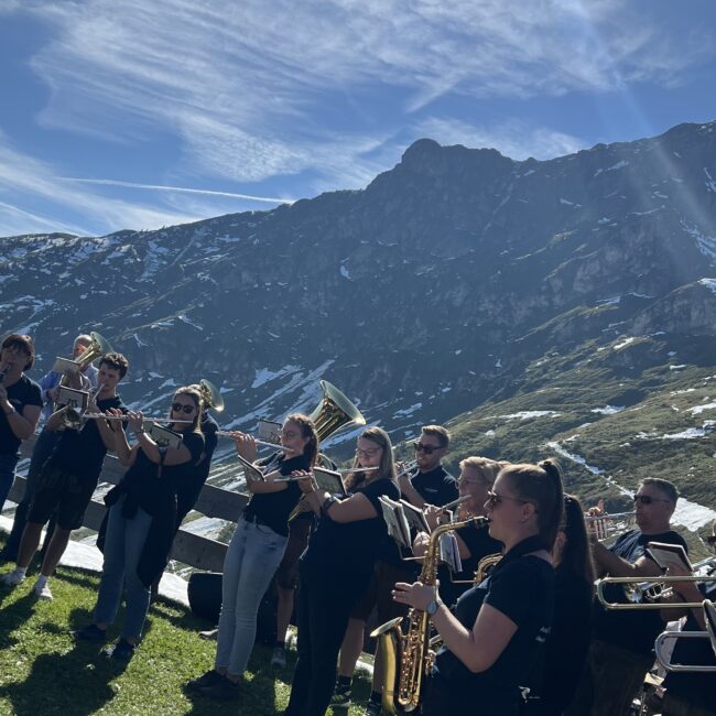 24 09 21 11 21 57 3929