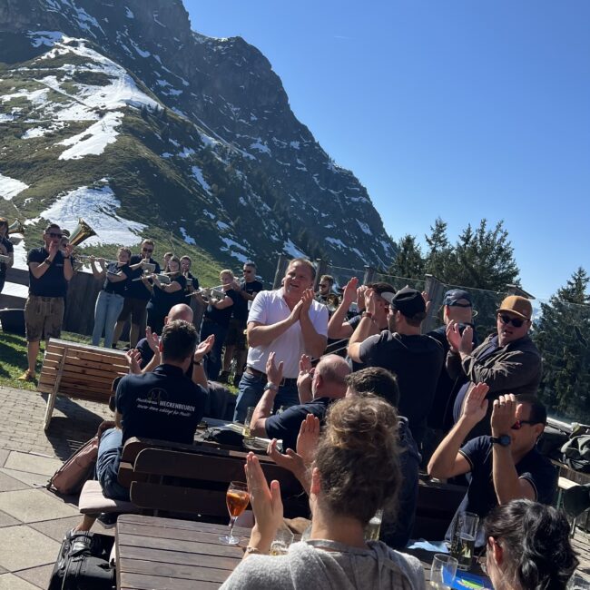 24 09 21 11 32 28 3958