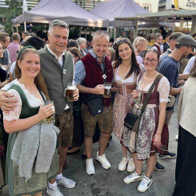 24 09 21 16 46 49 4068