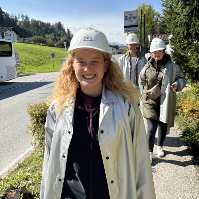 24 09 22 11 45 06 2686