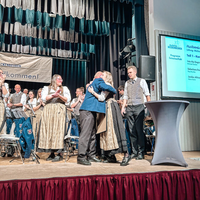 25 04 12 20 51 12 3074