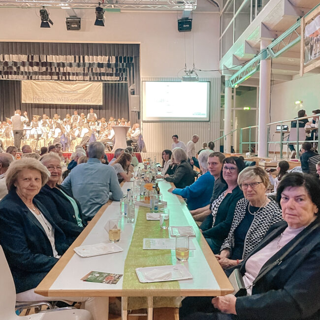 25 04 12 21 09 39 0887