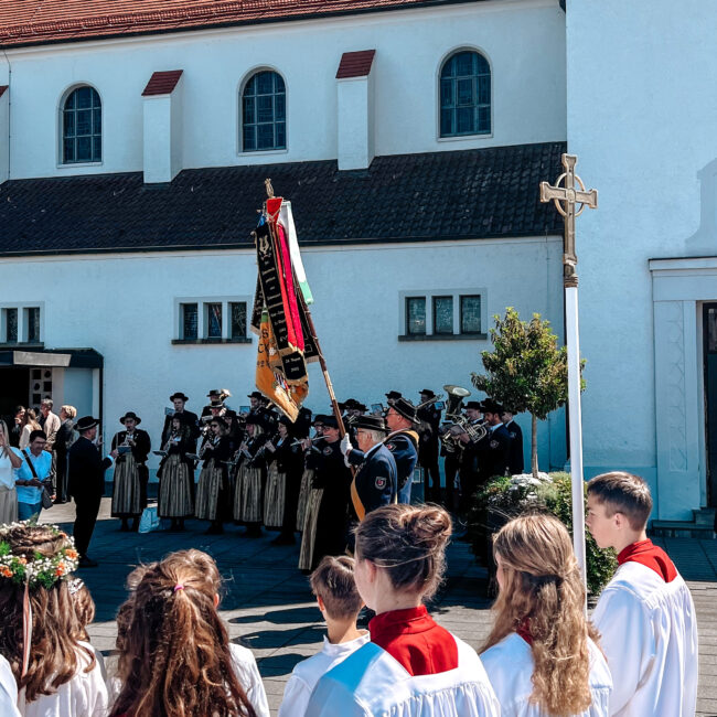 25 05 11 11 33 46 9173