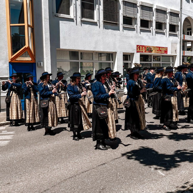 25 05 30 13 01 40 9760