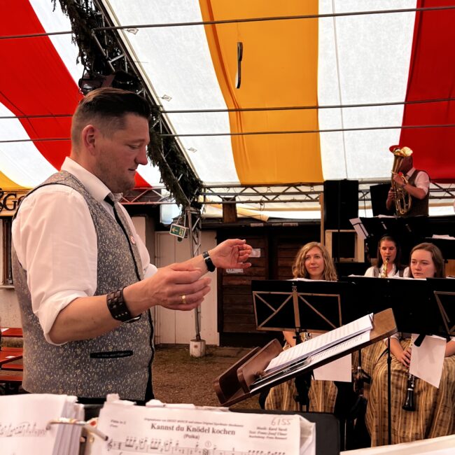 25 06 01 11 49 36 9970