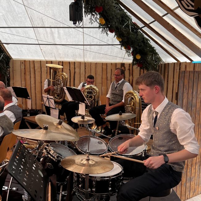 25 06 01 12 17 21 9994