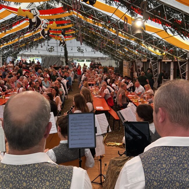 25 06 01 12 18 21 0002