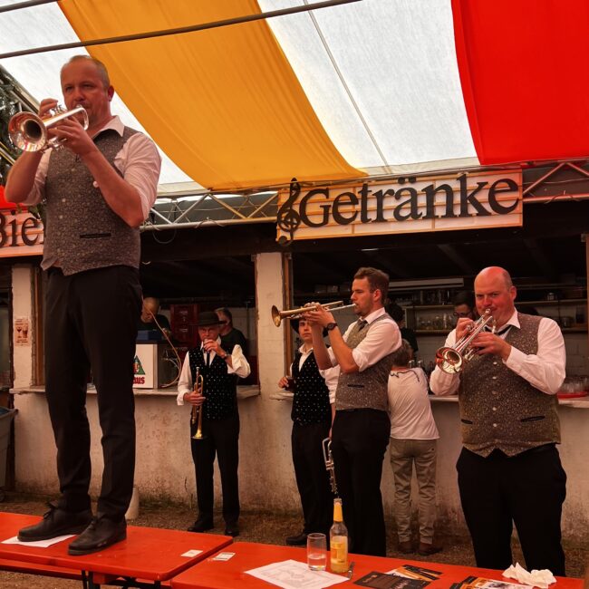 25 06 01 13 08 45 0049