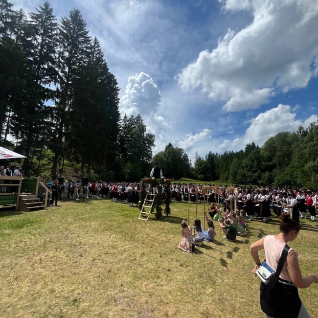 25 06 01 14 43 56 1075