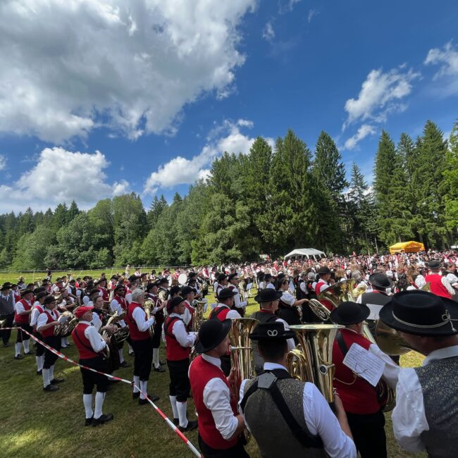 25 06 01 14 44 35 1078