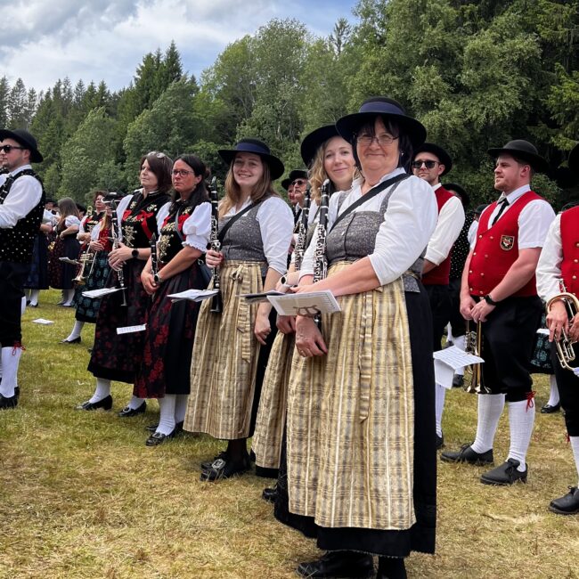 25 06 01 14 53 45 0081