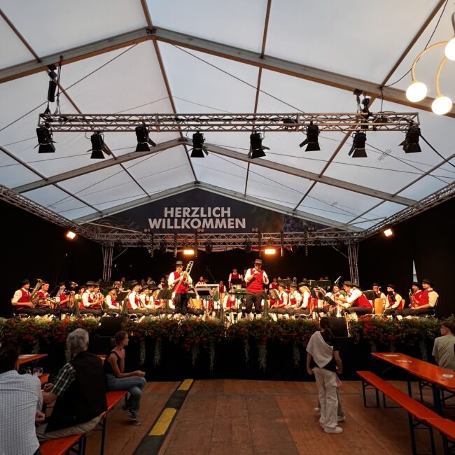 25 08 22 20 04 47 2803