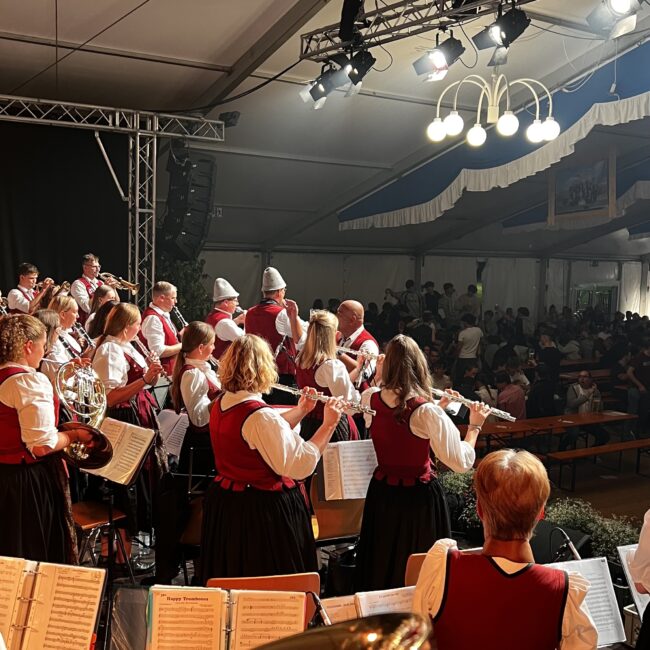 25 08 22 22 56 43 2856