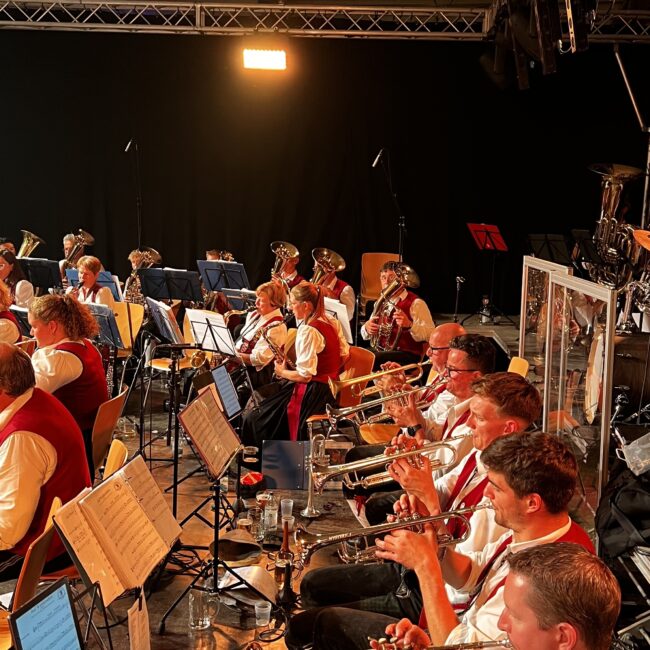 25 08 22 23 33 40 2883